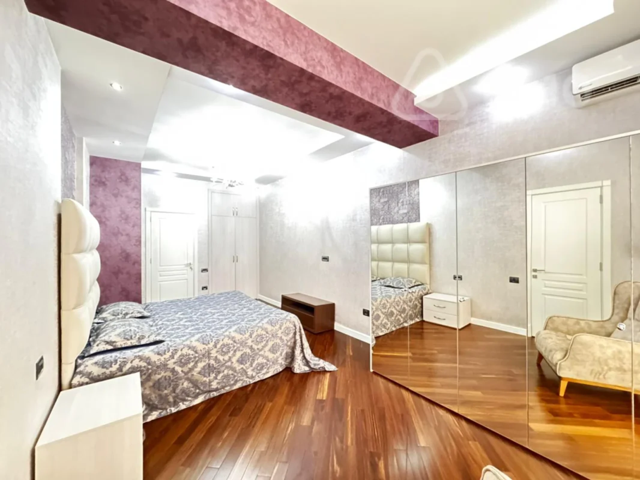 Kirayə verilir 3 otaqlı yeni tikili 150 m²