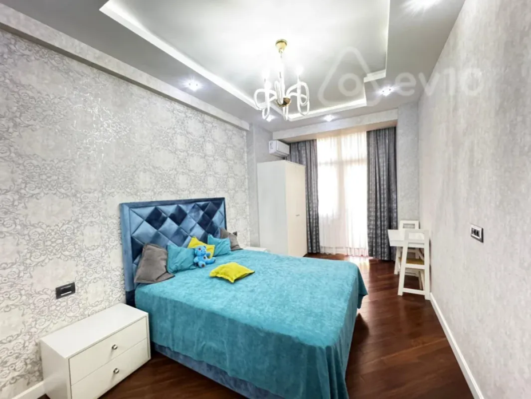 Kirayə verilir 3 otaqlı yeni tikili 150 m²