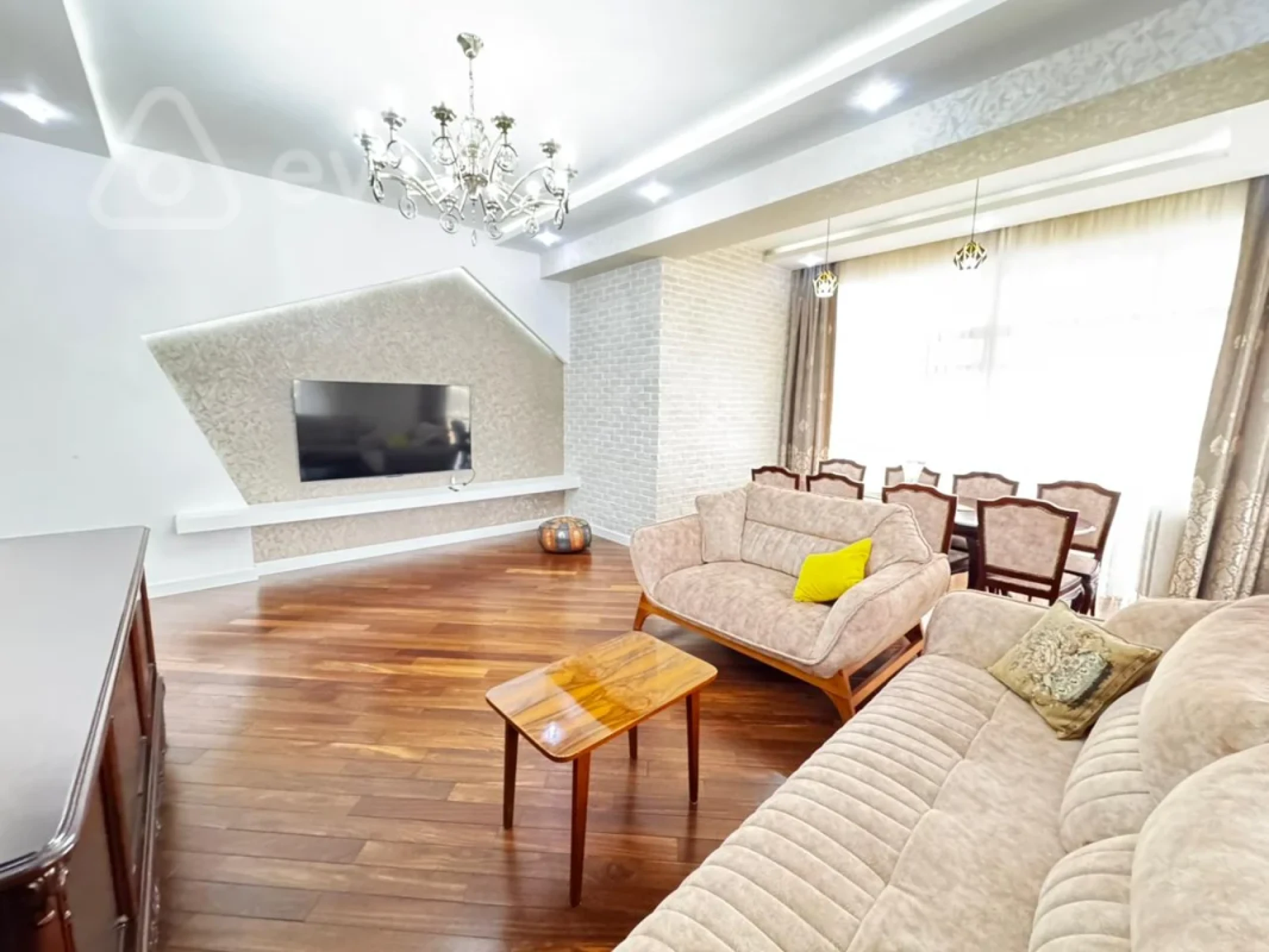 Kirayə verilir 3 otaqlı yeni tikili 150 m²