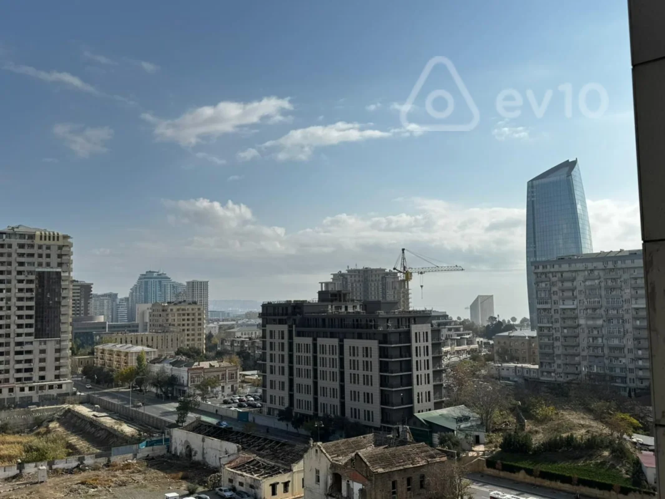 Kirayə verilir 3 otaqlı yeni tikili 150 m²