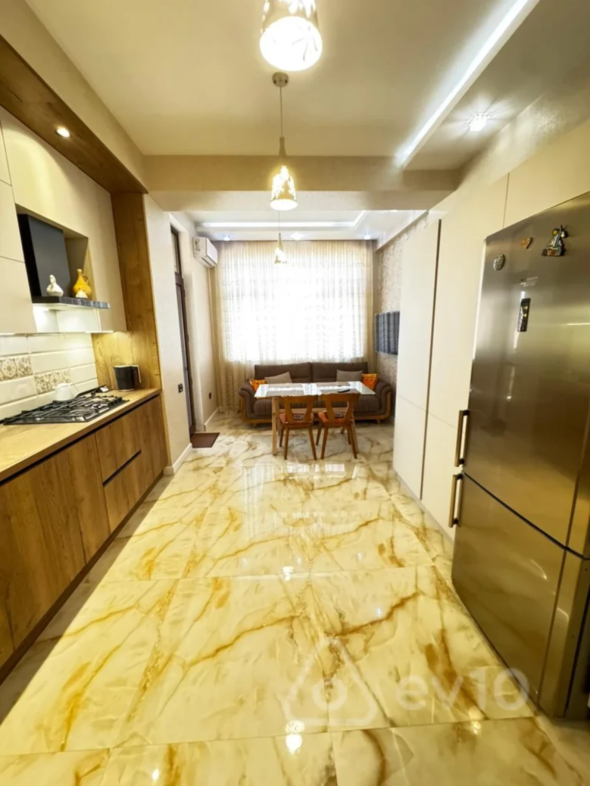 Kirayə verilir 3 otaqlı yeni tikili 150 m²