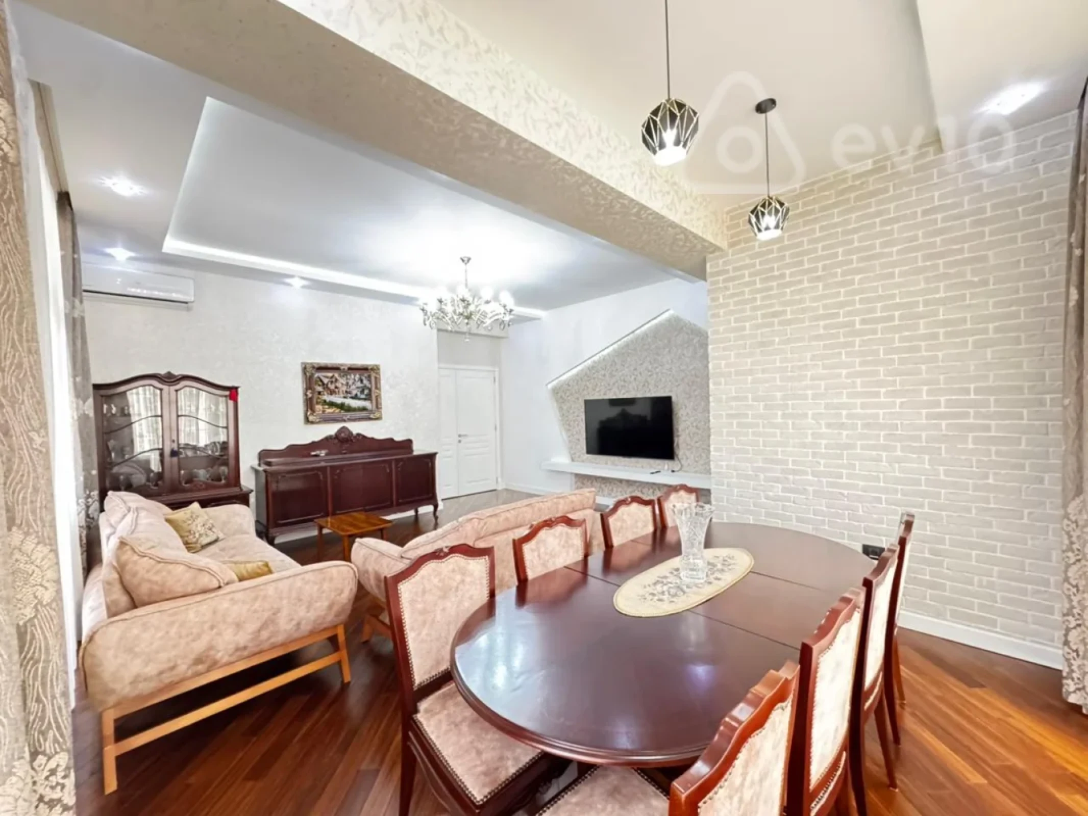 Kirayə verilir 3 otaqlı yeni tikili 150 m²