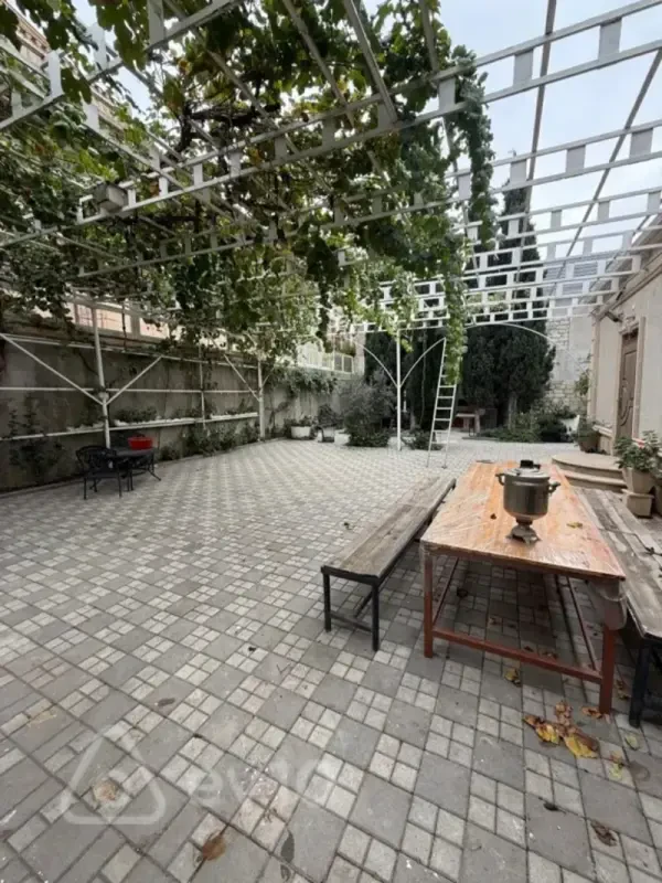 Satılır 7 otaqlı həyət evi 150 m²