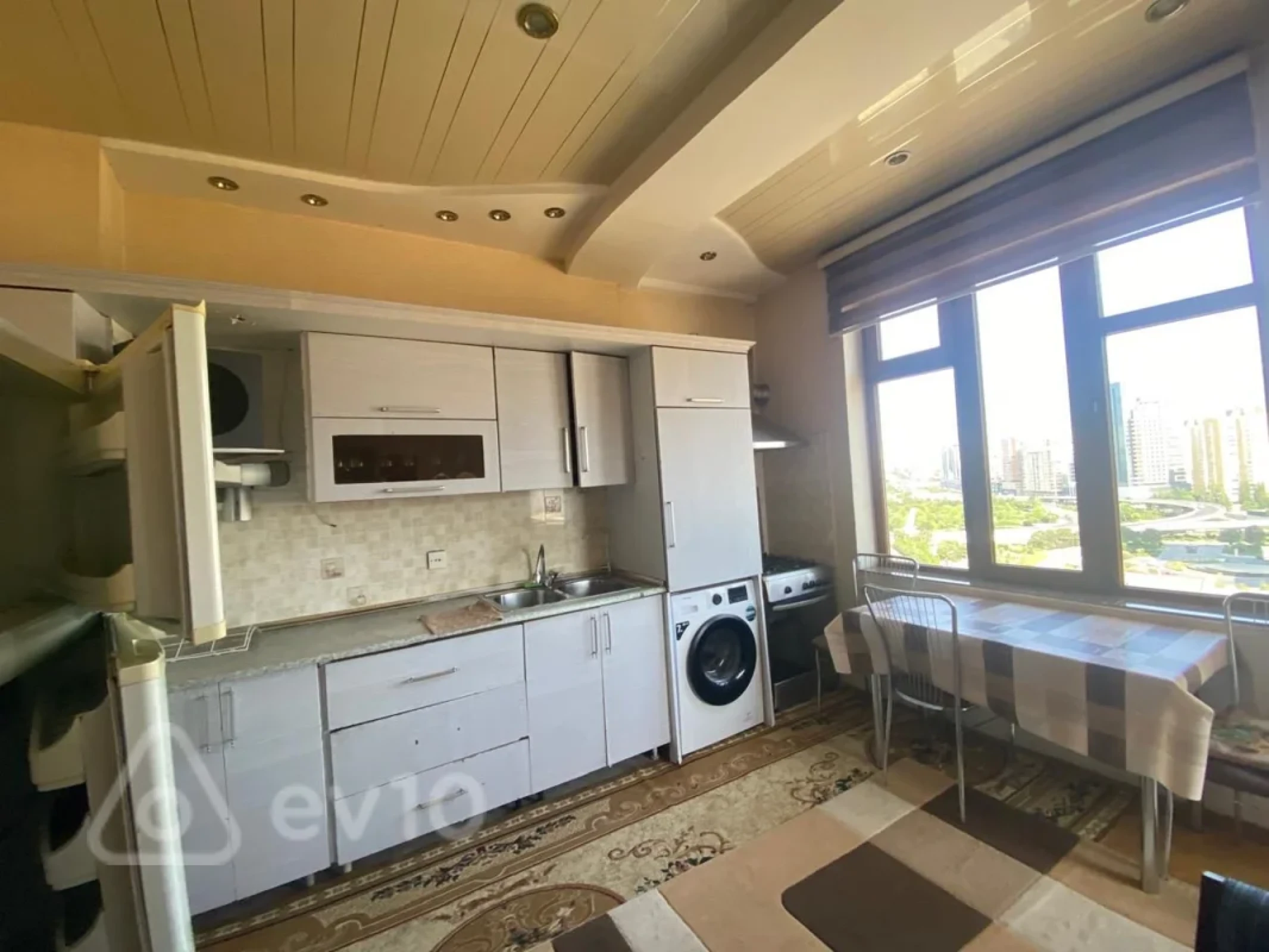 Kirayə verilir 3 otaqlı yeni tikili 120 m²