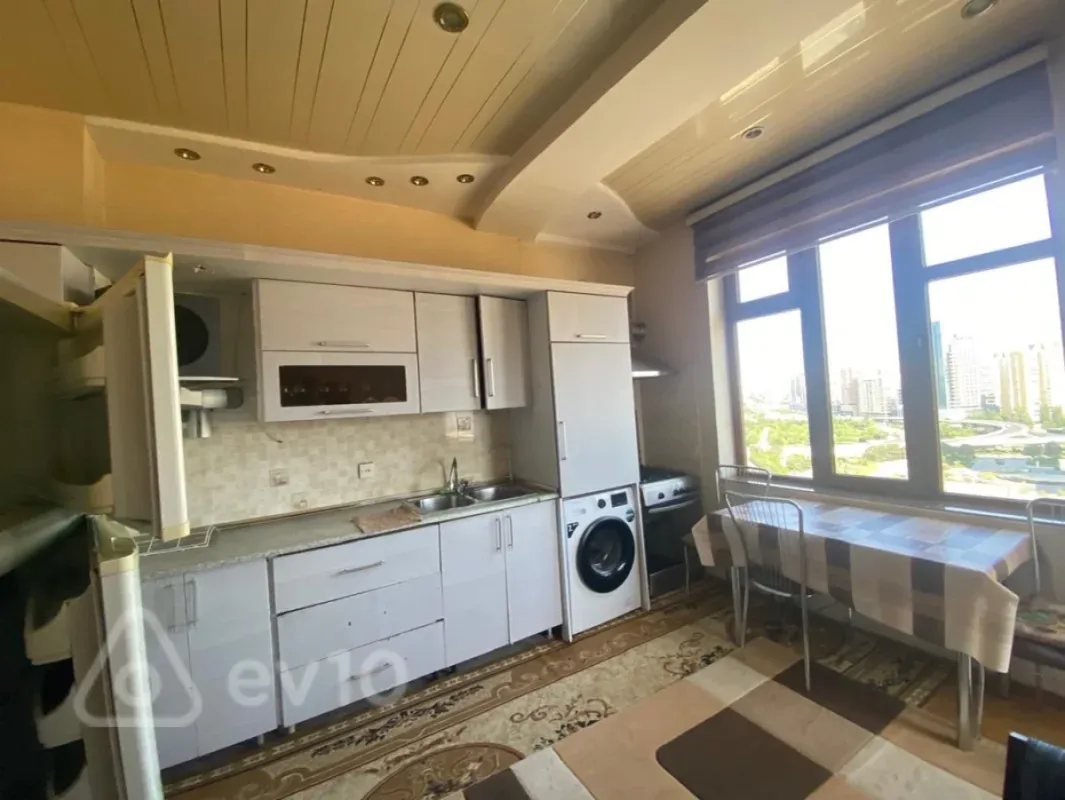 Kirayə verilir 3 otaqlı yeni tikili 120 m²