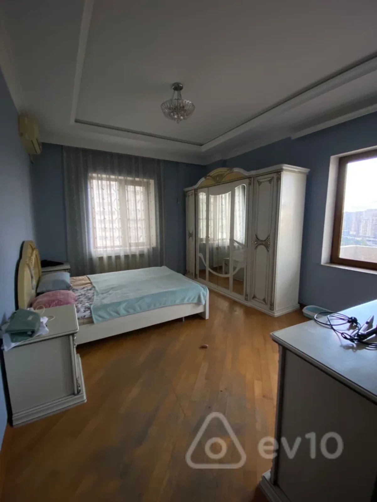 Kirayə verilir 3 otaqlı yeni tikili 120 m²