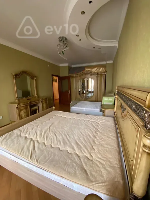 Kirayə verilir 3 otaqlı yeni tikili 120 m²