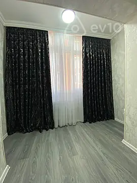 Satılır 2 otaqlı köhnə tikili 50 m²
