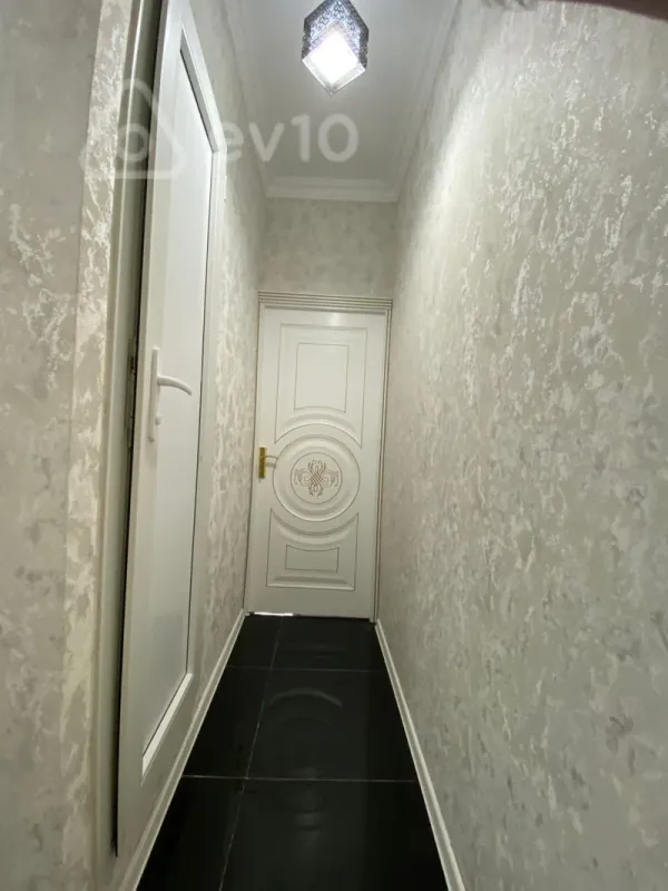 Satılır 2 otaqlı köhnə tikili 50 m²