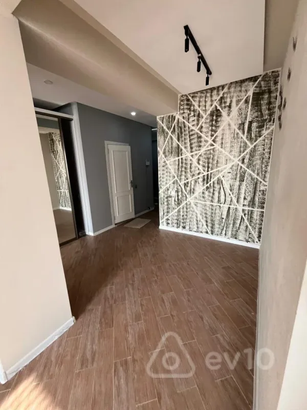 Satılır 3 otaqlı yeni tikili 95 m²