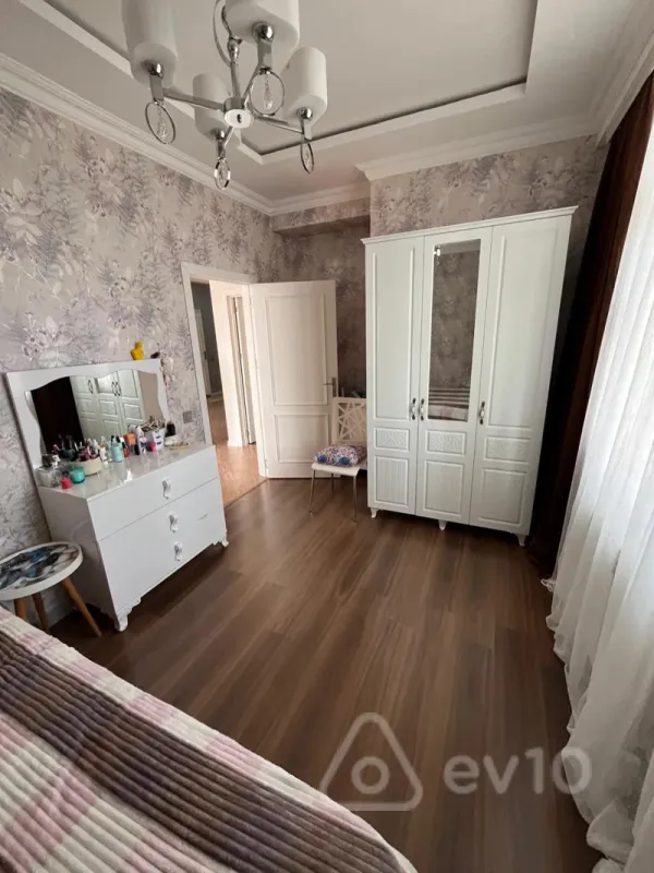 Satılır 3 otaqlı yeni tikili 95 m²