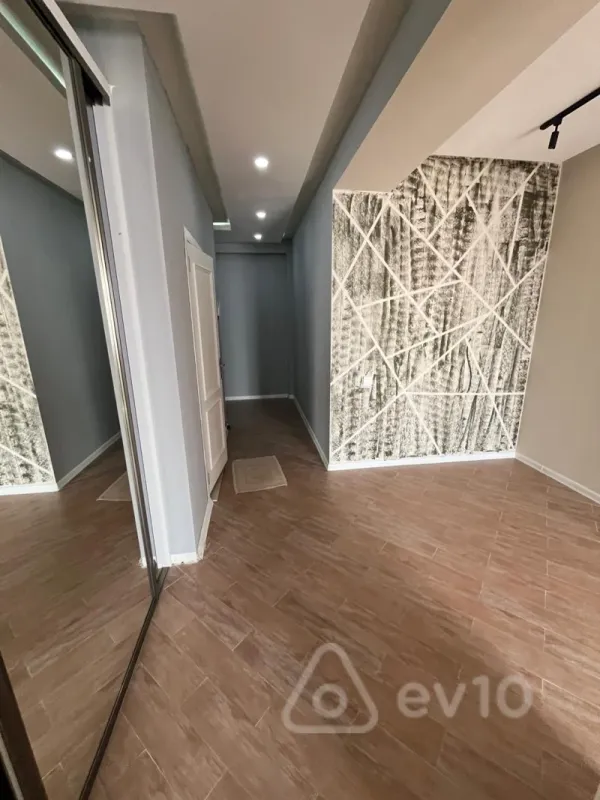 Satılır 3 otaqlı yeni tikili 95 m²