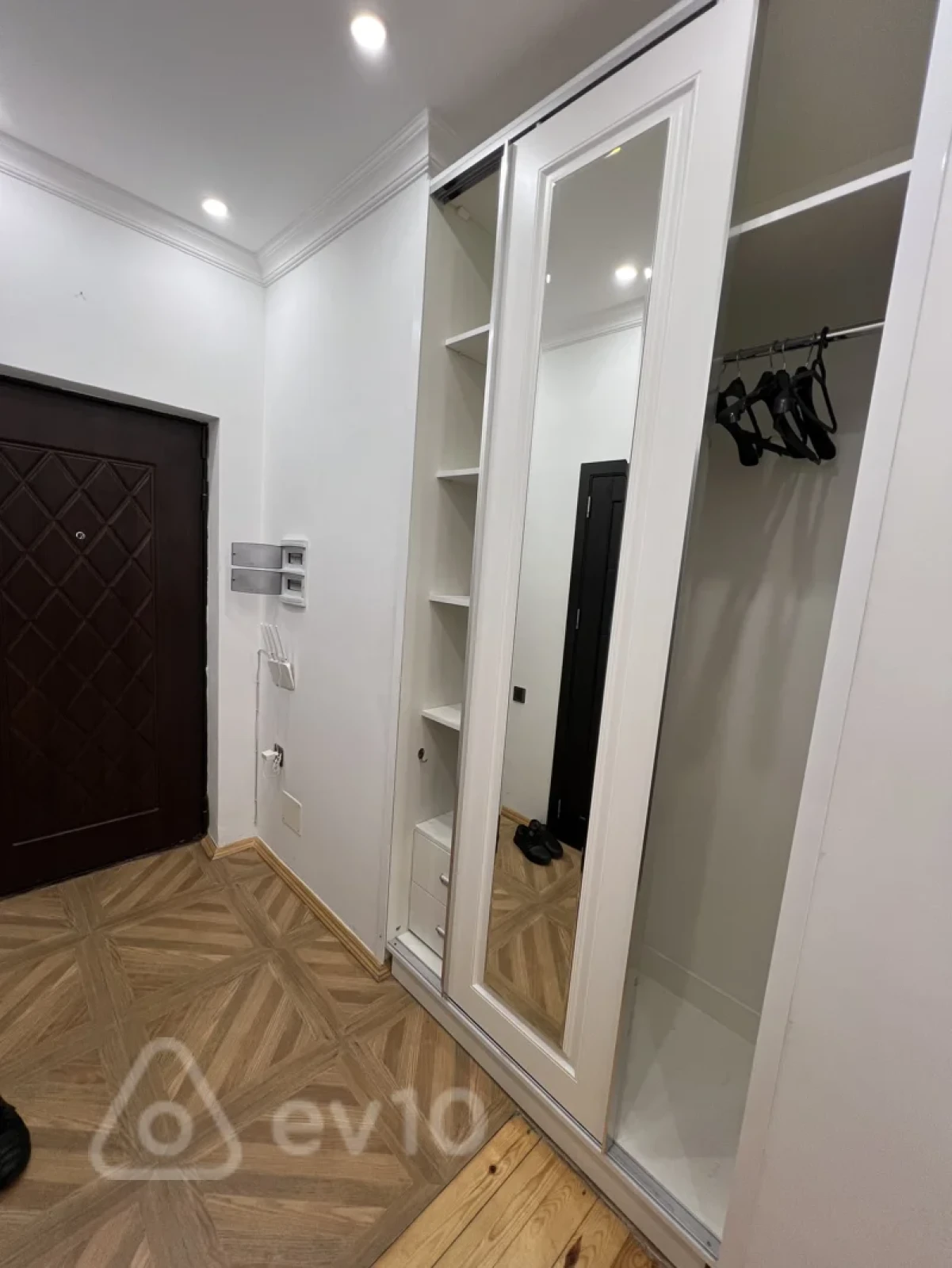 Kirayə verilir 3 otaqlı yeni tikili 66 m²