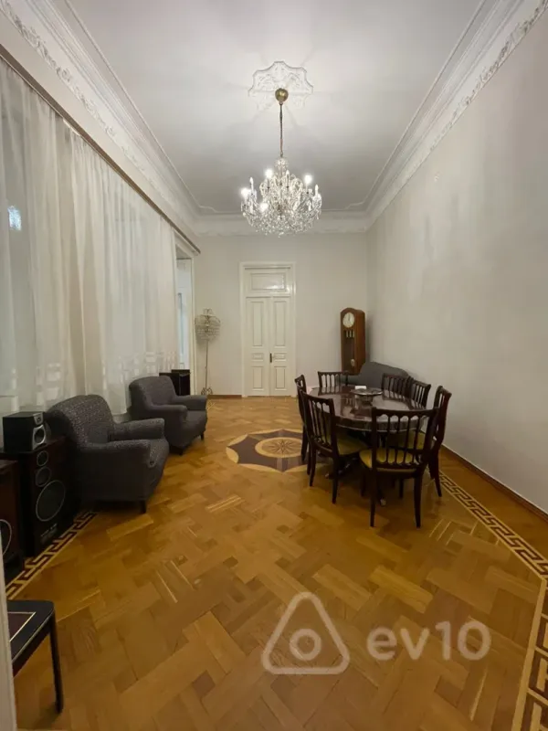 Satılır 3 otaqlı köhnə tikili 98 m²