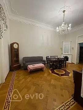 Satılır 3 otaqlı köhnə tikili 98 m²