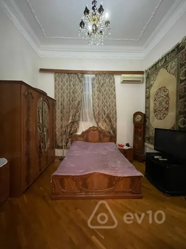 Satılır 3 otaqlı köhnə tikili 98 m²