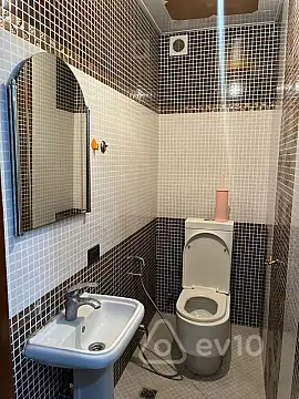 Kirayə verilir 4 otaqlı yeni tikili 180 m²