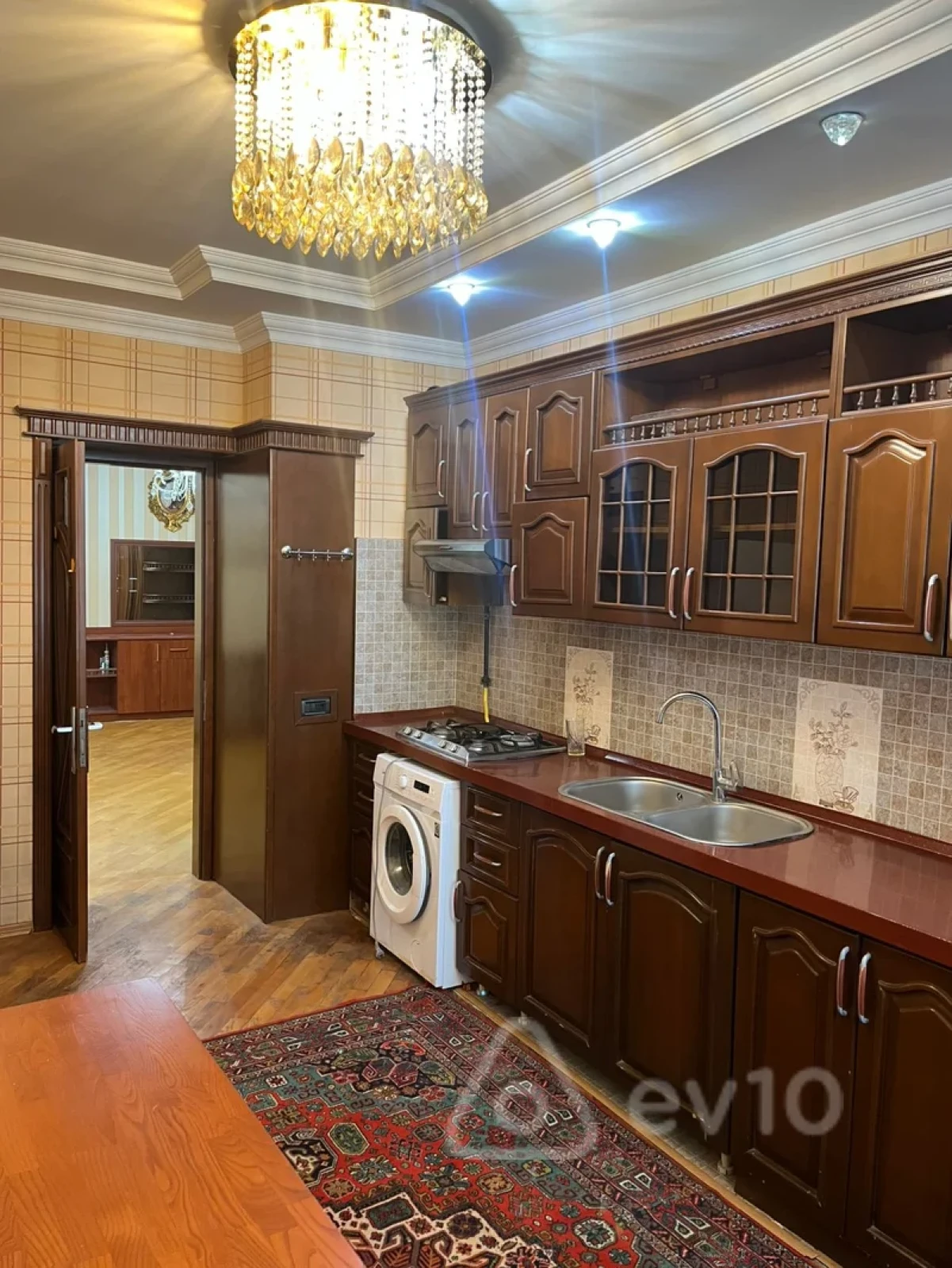 Kirayə verilir 4 otaqlı yeni tikili 180 m²
