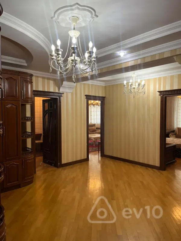 Kirayə verilir 4 otaqlı yeni tikili 180 m²