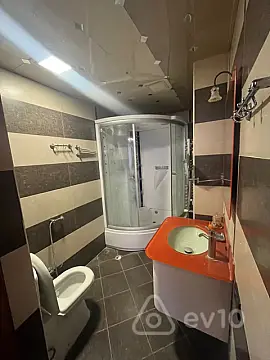 Kirayə verilir 4 otaqlı yeni tikili 180 m²