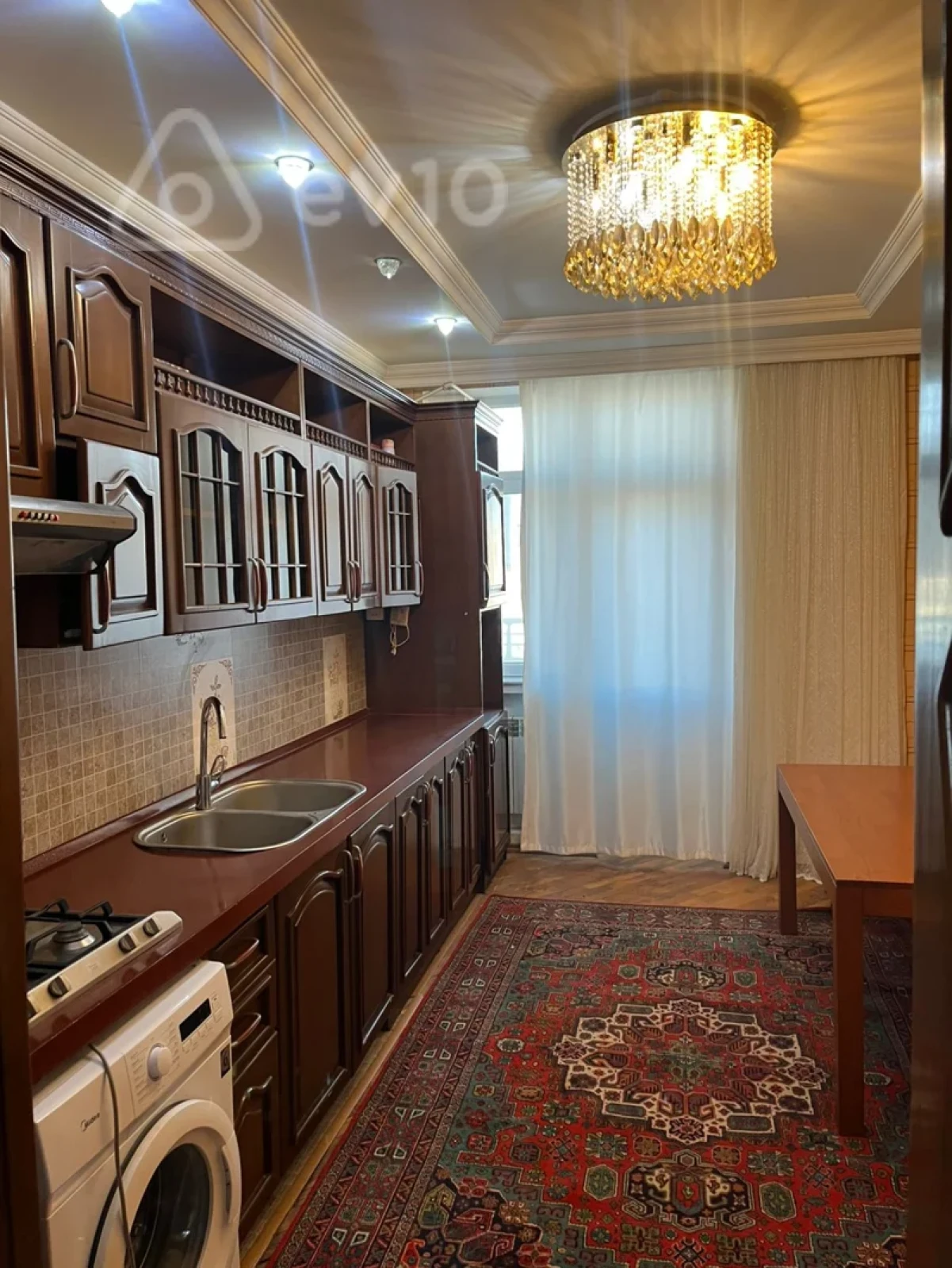 Kirayə verilir 4 otaqlı yeni tikili 180 m²