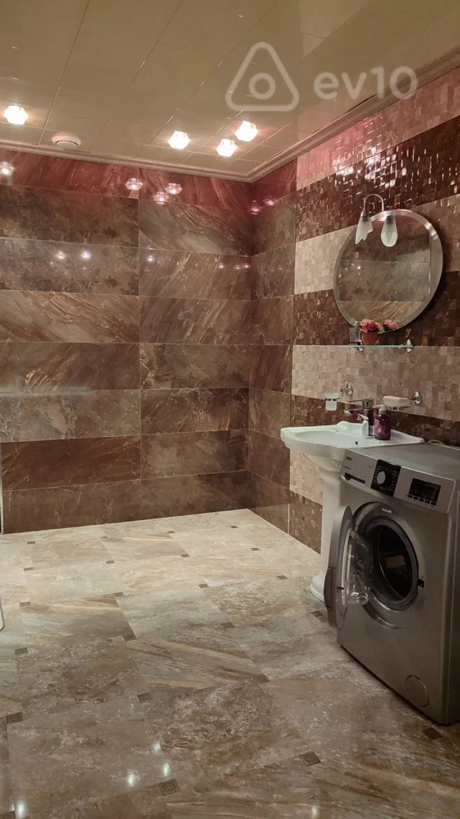 Kirayə verilir 2 otaqlı yeni tikili 150 m²