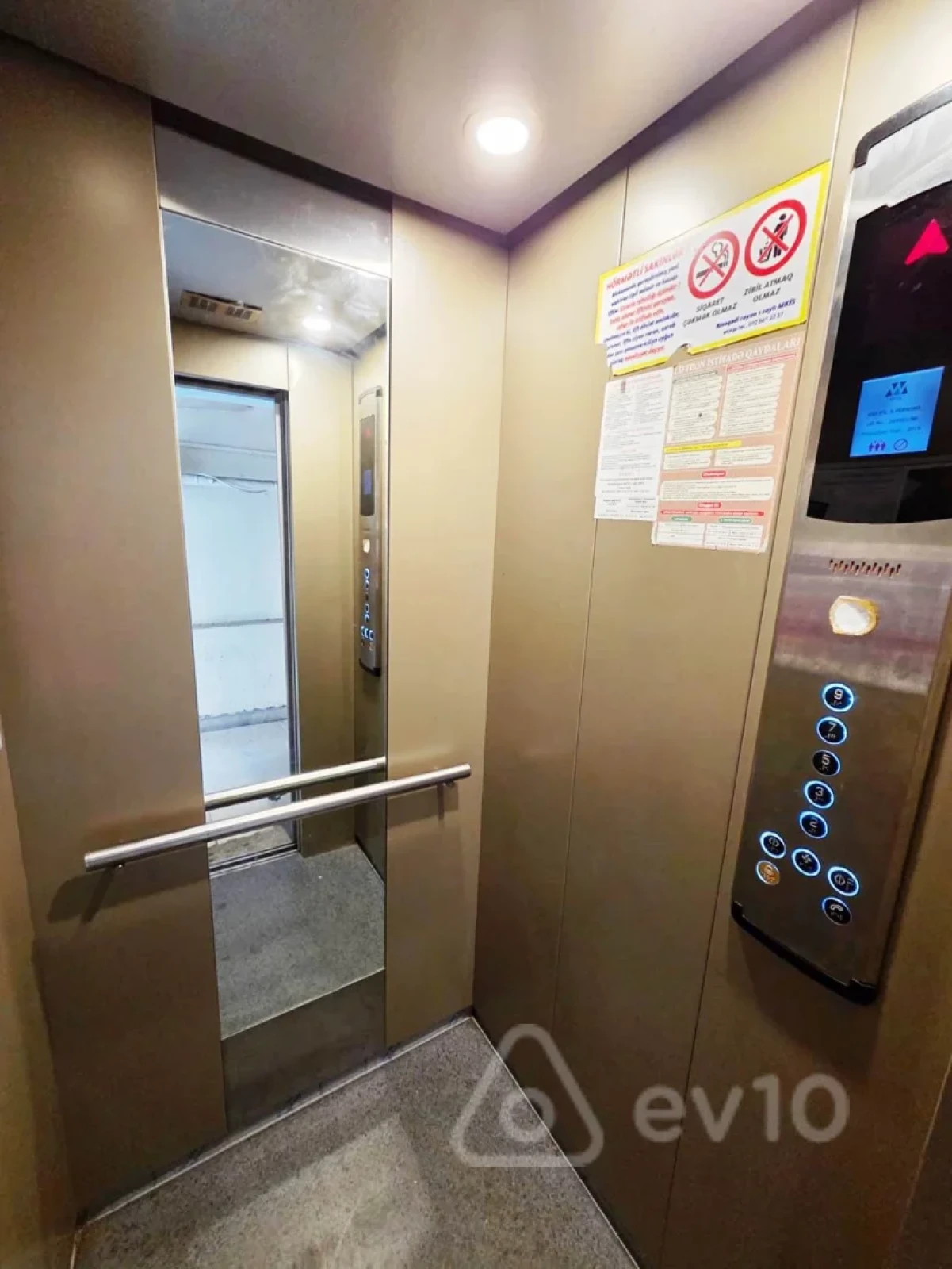 Satılır 3 otaqlı köhnə tikili 100 m²