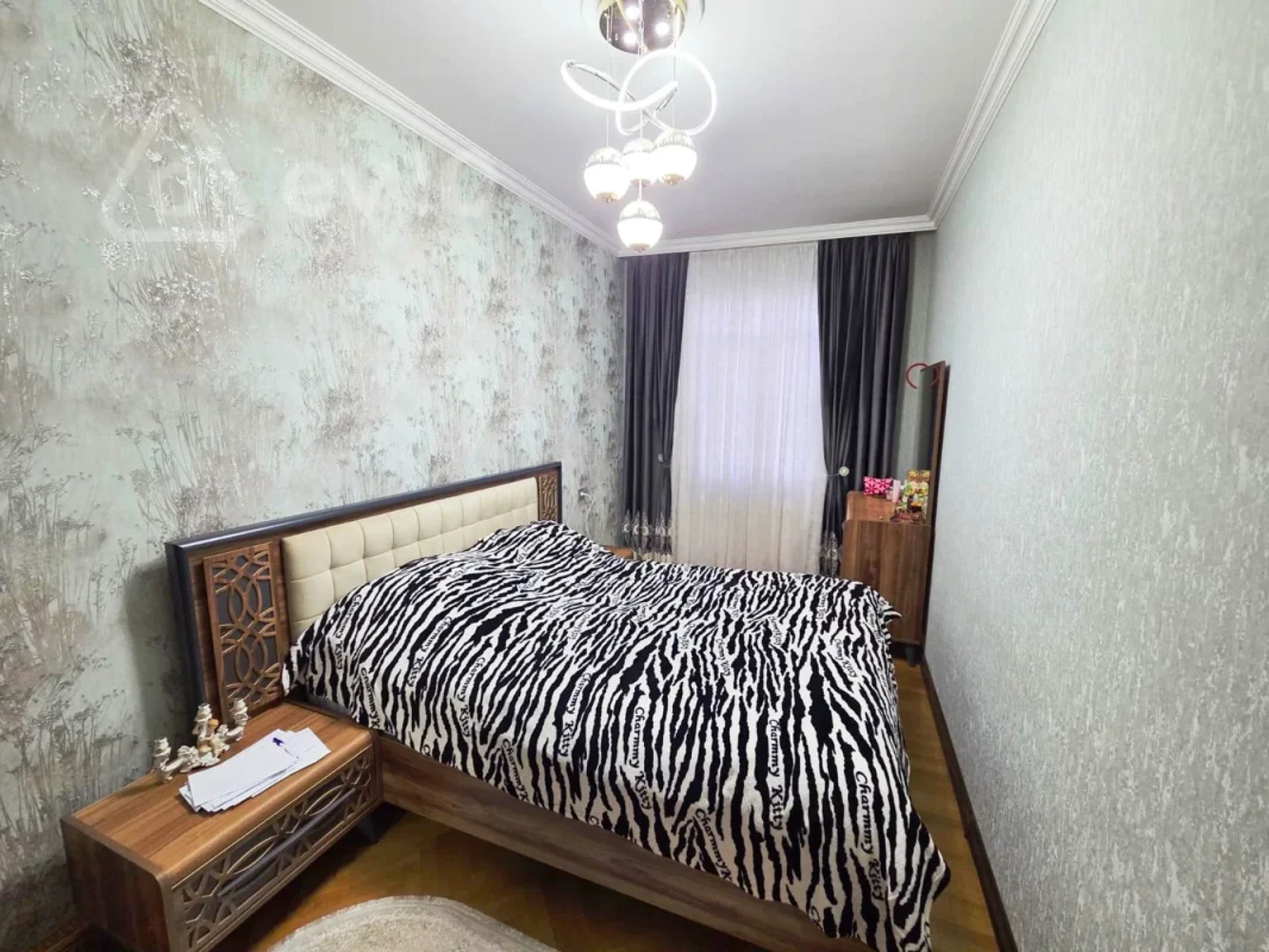 Satılır 3 otaqlı köhnə tikili 100 m²