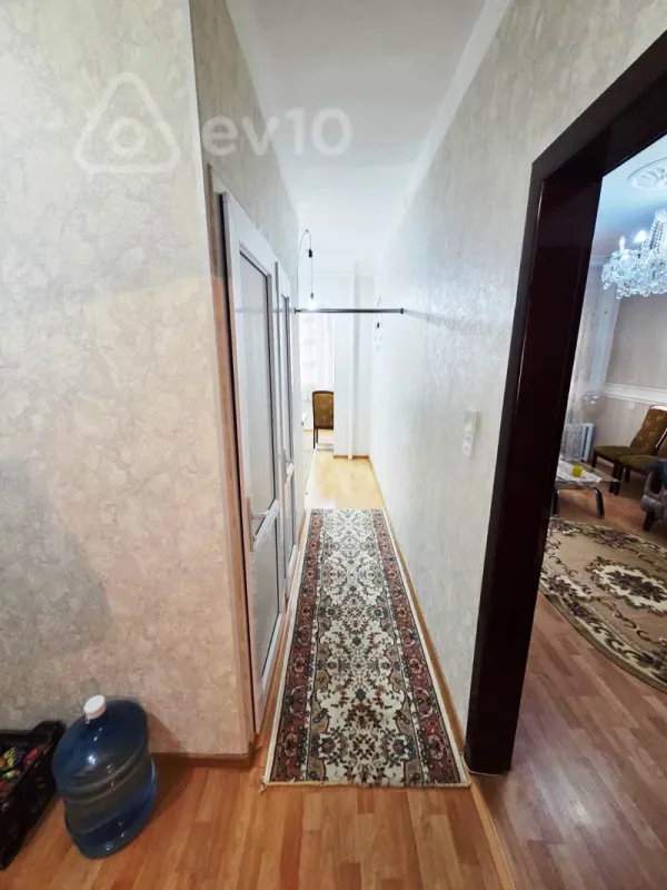 Satılır 3 otaqlı köhnə tikili 100 m²