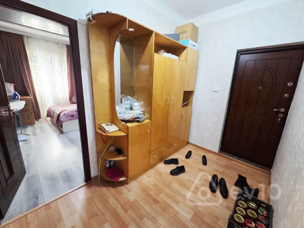 Satılır 3 otaqlı köhnə tikili 100 m²