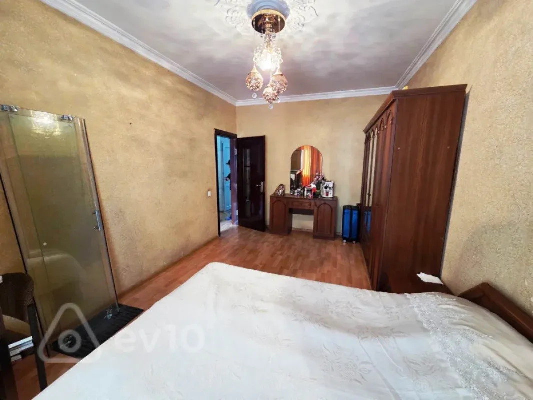 Satılır 3 otaqlı köhnə tikili 100 m²