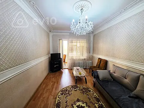 Satılır 3 otaqlı köhnə tikili 100 m²