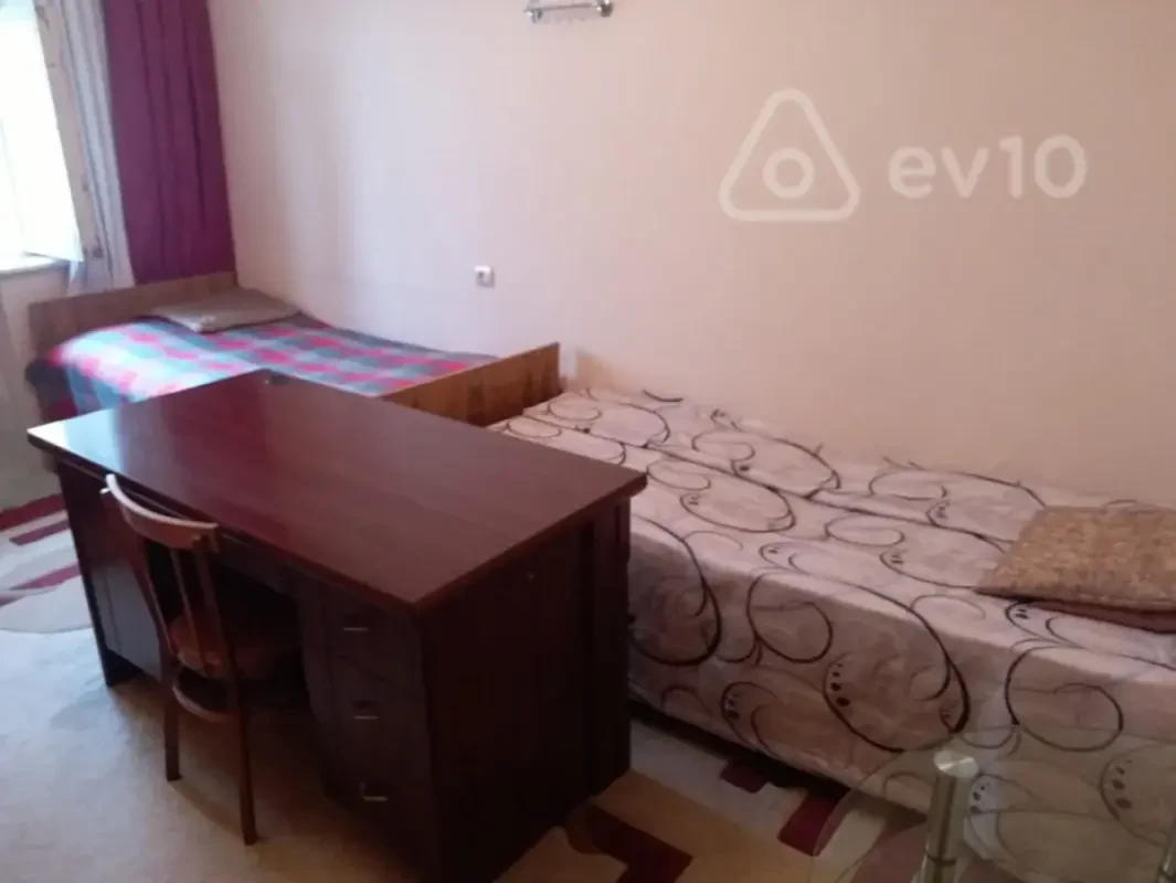 Kirayə verilir 3 otaqlı köhnə tikili 80 m²