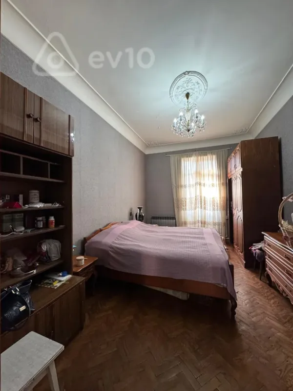 Satılır 3 otaqlı köhnə tikili 90 m²