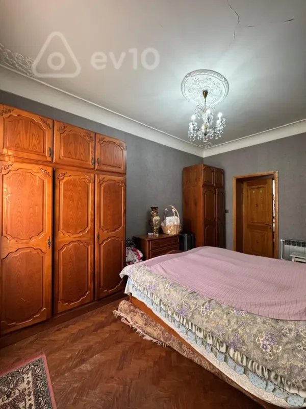 Satılır 3 otaqlı köhnə tikili 90 m²