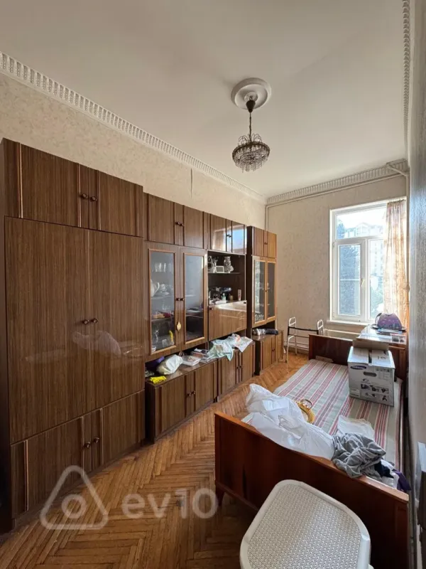 Satılır 3 otaqlı köhnə tikili 90 m²