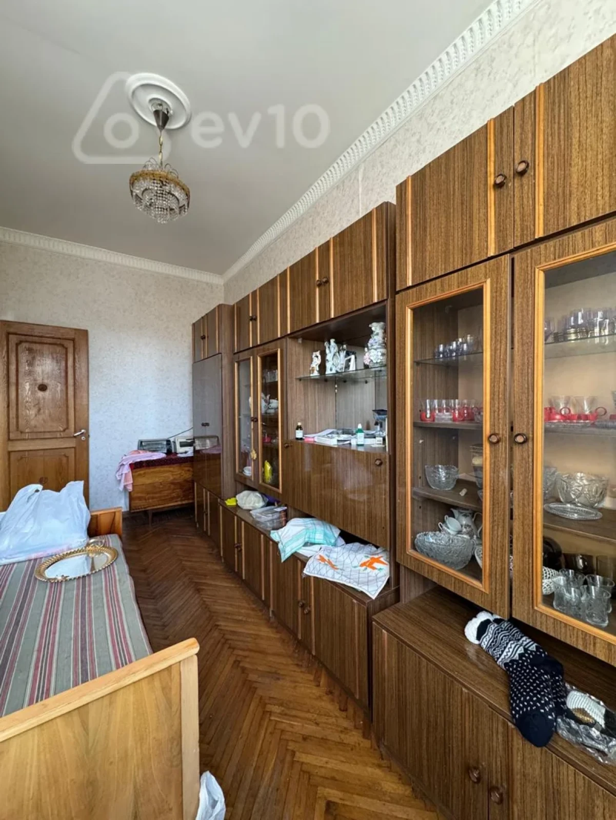 Satılır 3 otaqlı köhnə tikili 90 m²