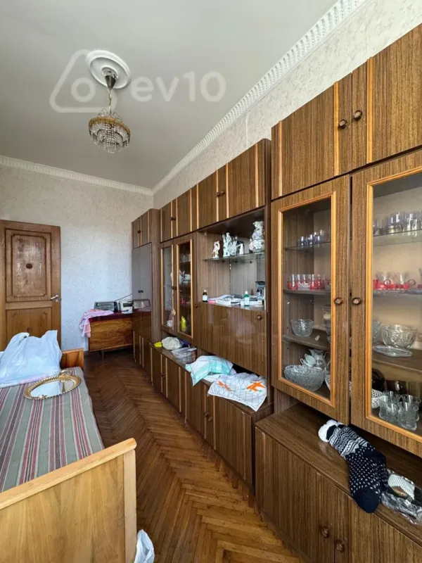 Satılır 3 otaqlı köhnə tikili 90 m²