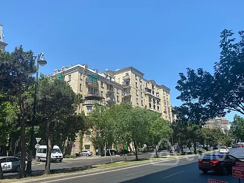 Satılır 3 otaqlı köhnə tikili 90 m² — Bakı, Nəsimi 3 otaq 90.00 m²