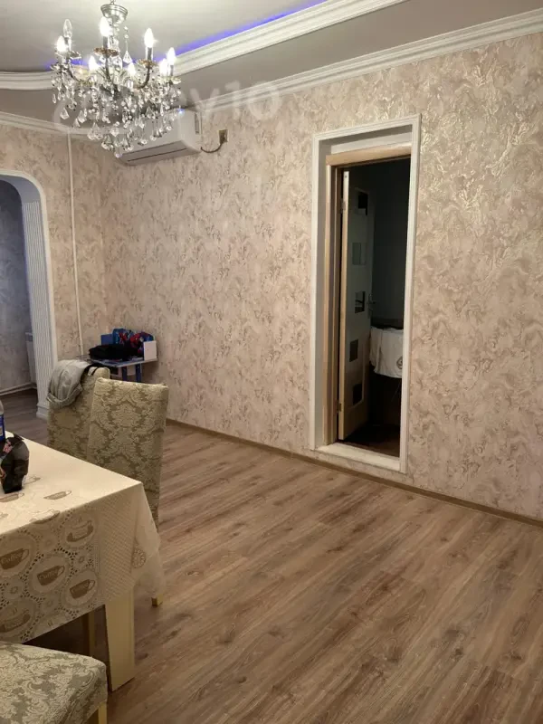 Kirayə verilir 2 otaqlı köhnə tikili 65 m²
