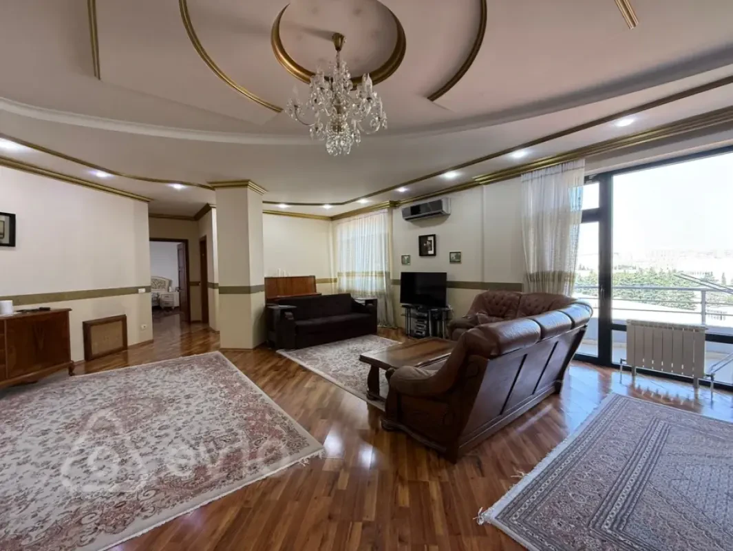 Satılır 3 otaqlı yeni tikili 165 m²