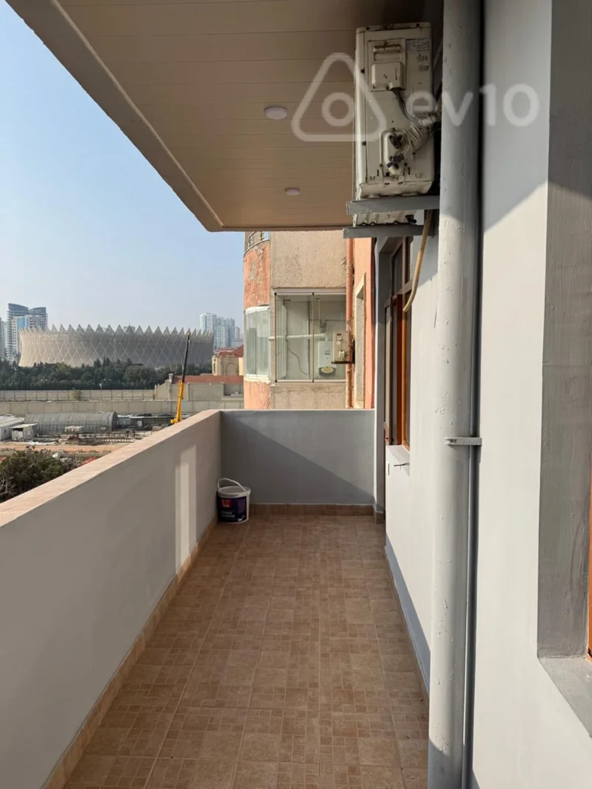 Kirayə verilir 3 otaqlı yeni tikili 145 m²