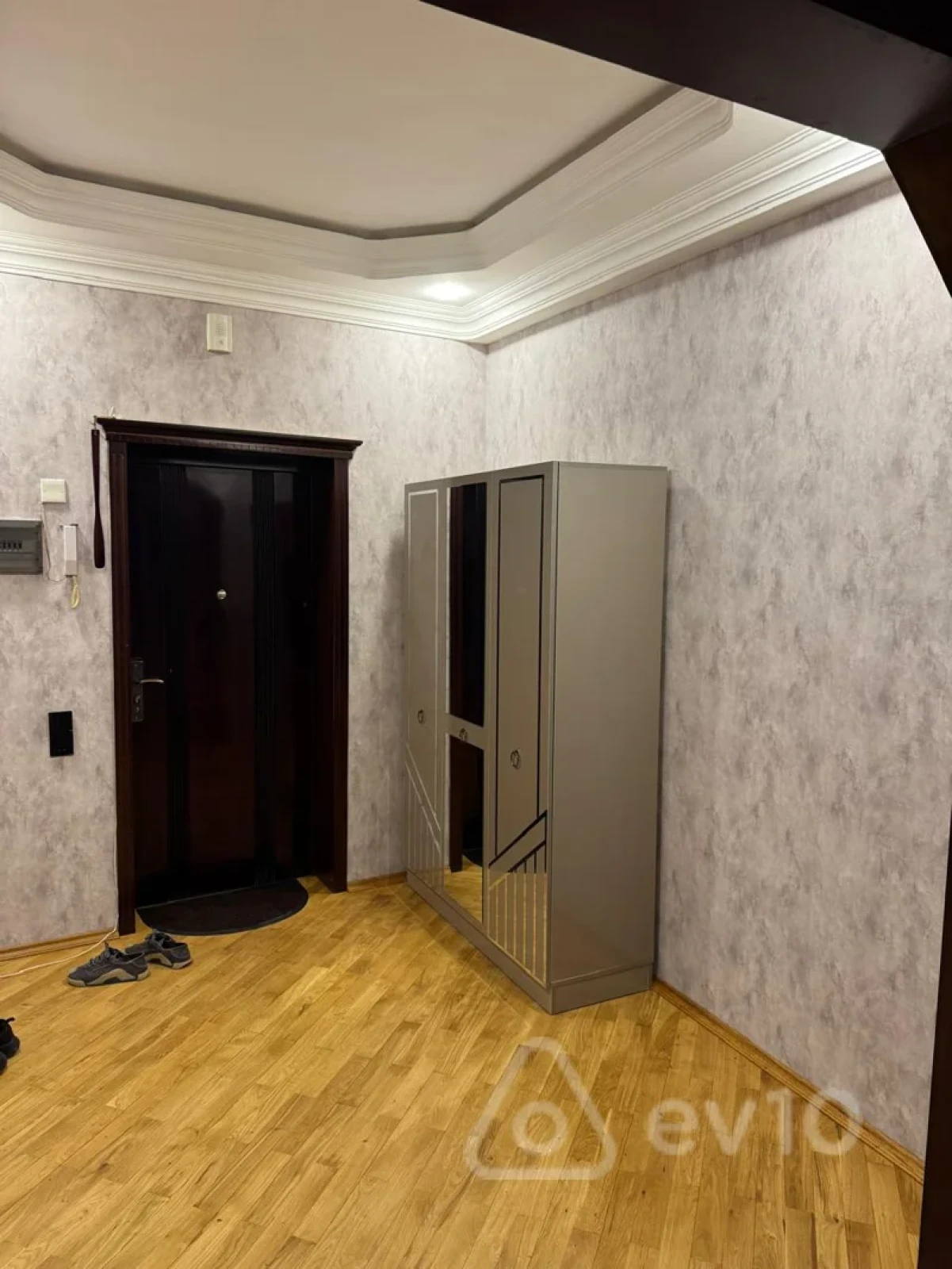 Kirayə verilir 3 otaqlı yeni tikili 145 m²