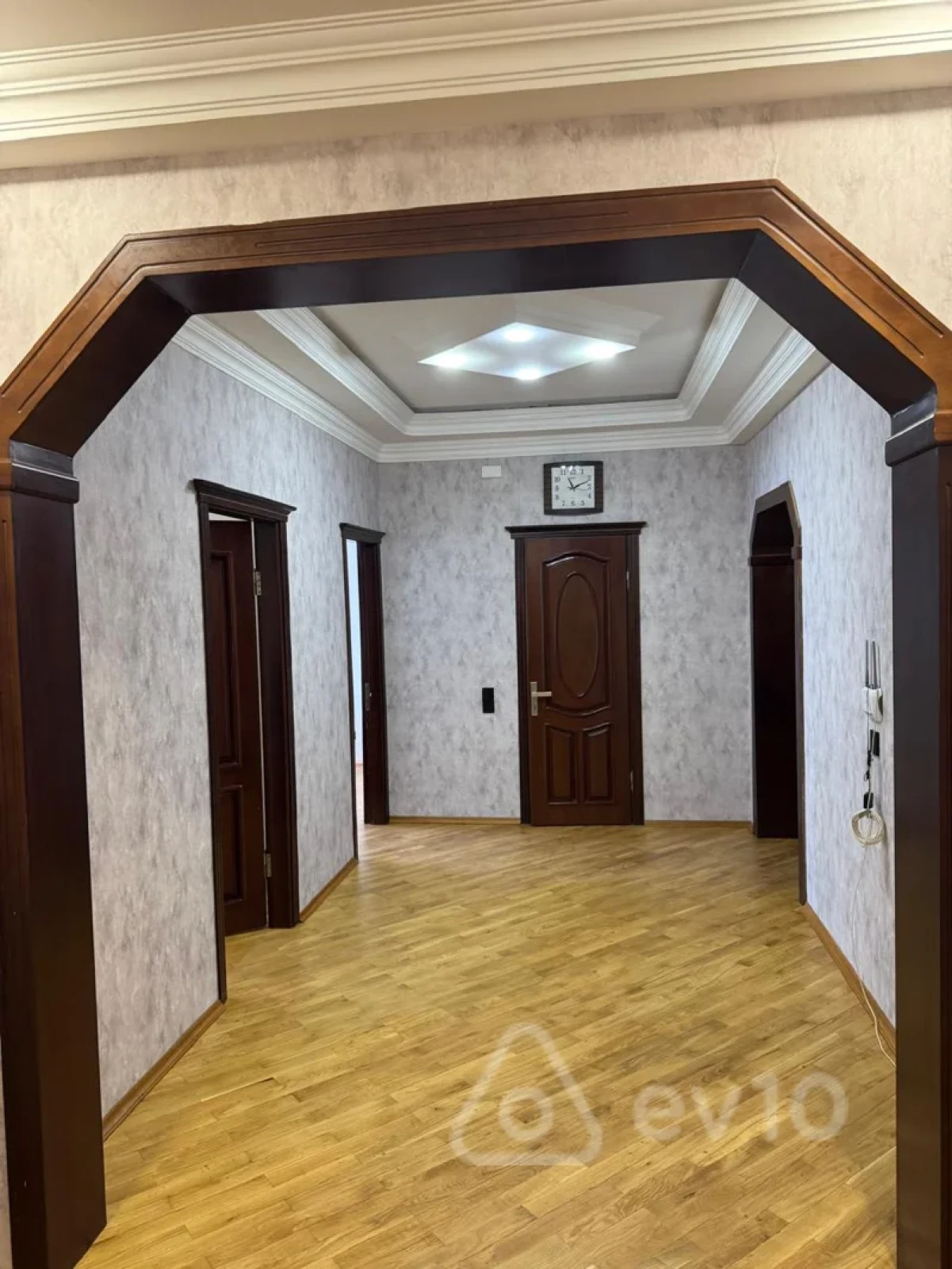 Kirayə verilir 3 otaqlı yeni tikili 145 m²