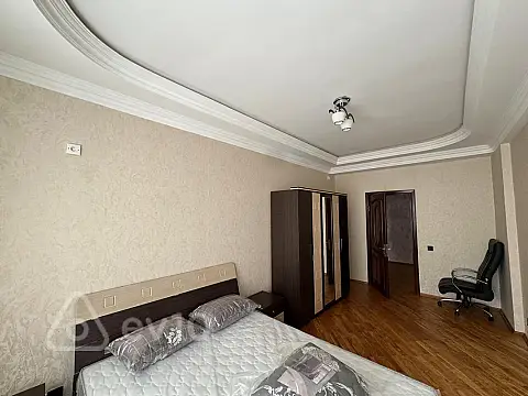 Kirayə verilir 3 otaqlı yeni tikili 145 m²