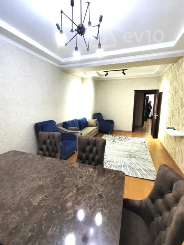 Kirayə verilir 2 otaqlı yeni tikili 80 m²