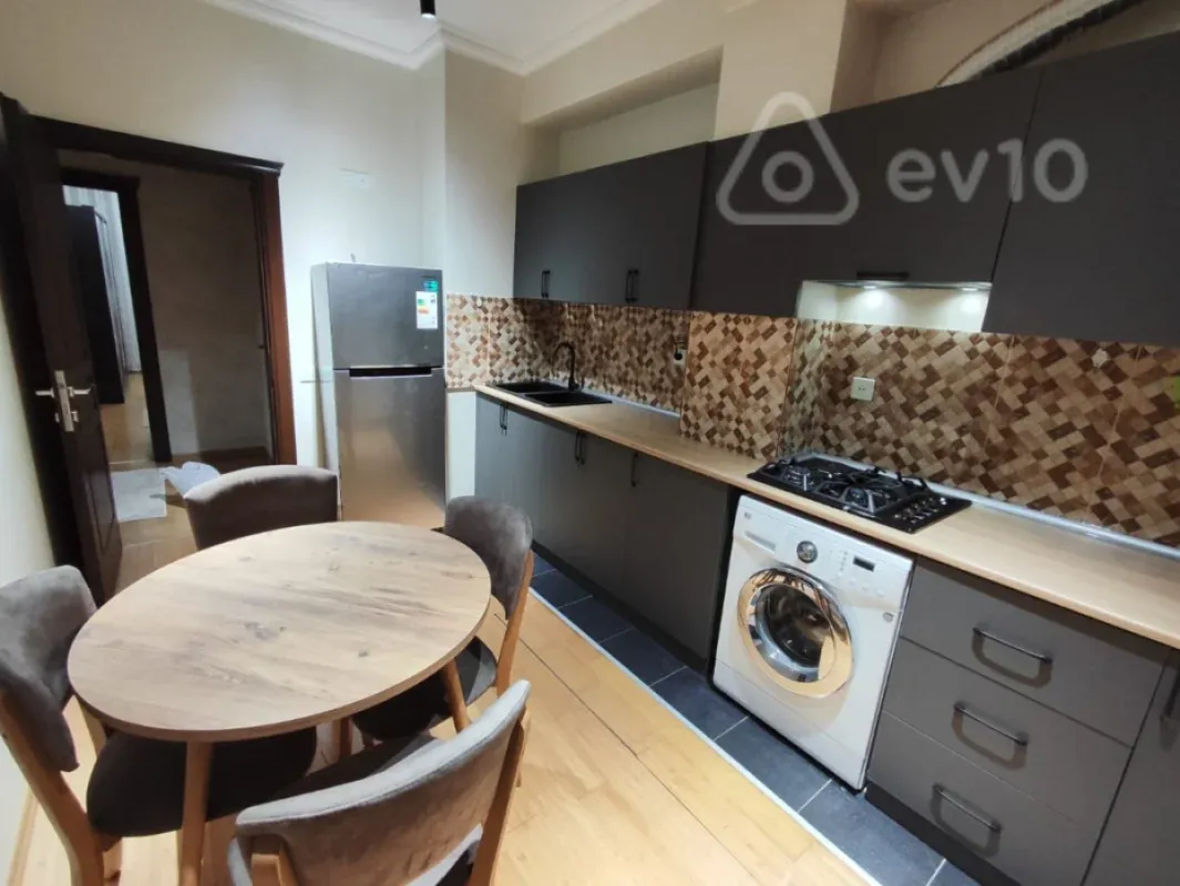 Kirayə verilir 2 otaqlı yeni tikili 80 m²