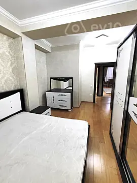 Kirayə verilir 2 otaqlı yeni tikili 80 m²