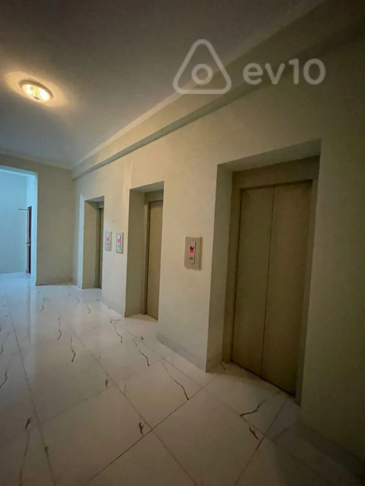 Kirayə verilir 2 otaqlı yeni tikili 60 m²