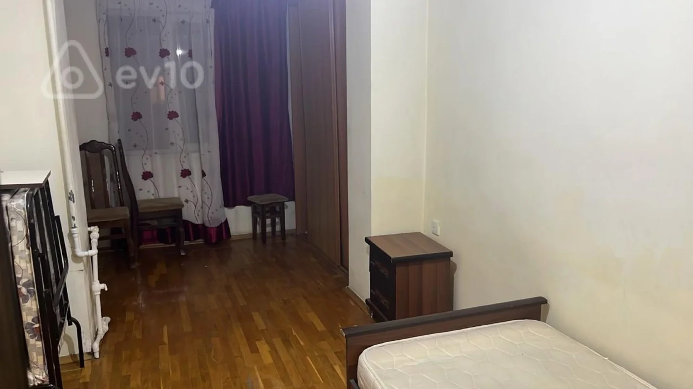 Kirayə verilir 3 otaqlı köhnə tikili 85 m²